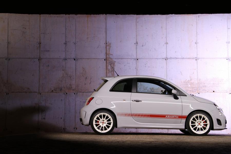  Abarth 500 esseesse 2012 года  (ZA) (фото 16 из 16)